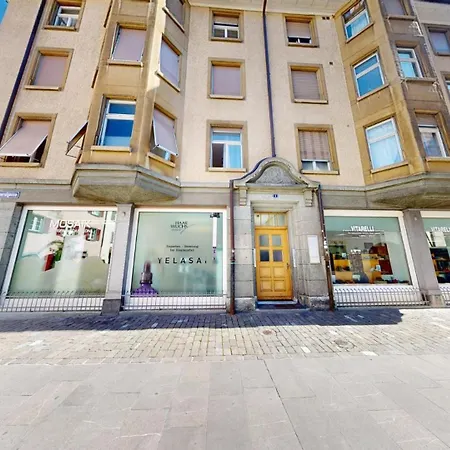 Solution-grischun - Zentral - Balkon - Kaffe,tee - Etagenbett
