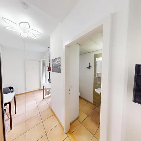 Solution-grischun - Zentral - Balkon - Kaffe,tee - Etagenbett * Chur