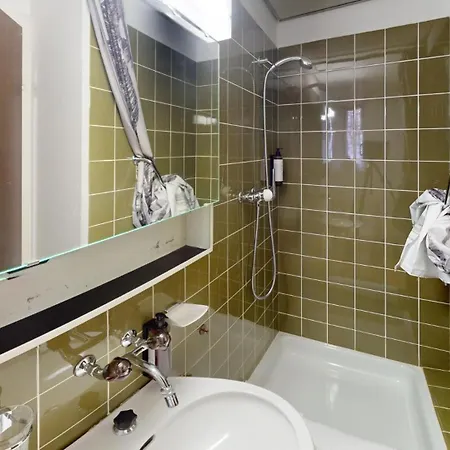 Solution-grischun - Zentral - Balkon - Kaffe,tee - Etagenbett Chur
